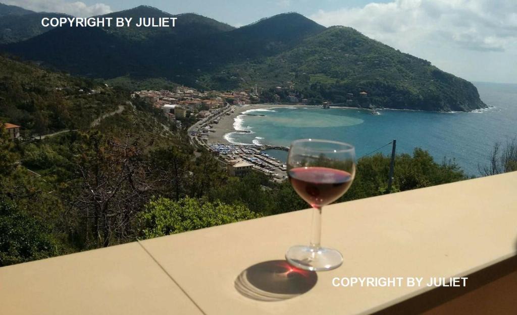 Valle Santa House | Juliet - apartment in Liguria 5 Terre UNESCO site