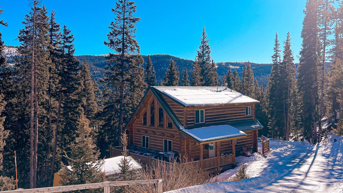 Alma Cabin | July Special! Cabin with hot tub! Near FairPlay & Breck!