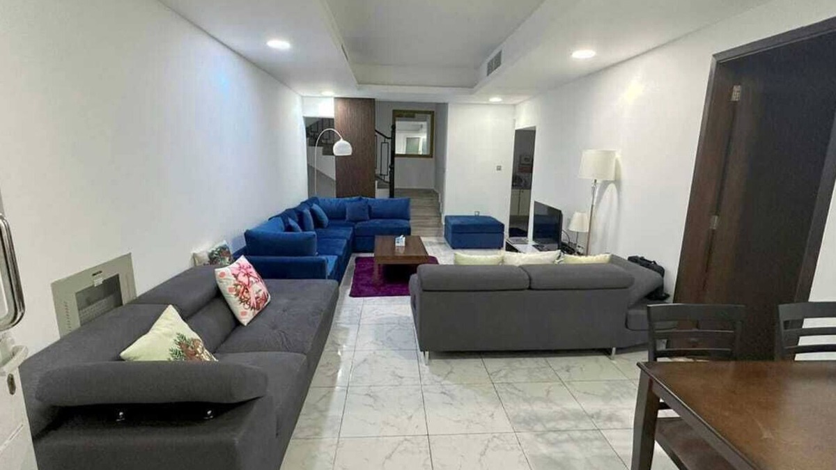 Al Satwa Villa | Jumeirah 1 Oasis : Near DXB's Heart