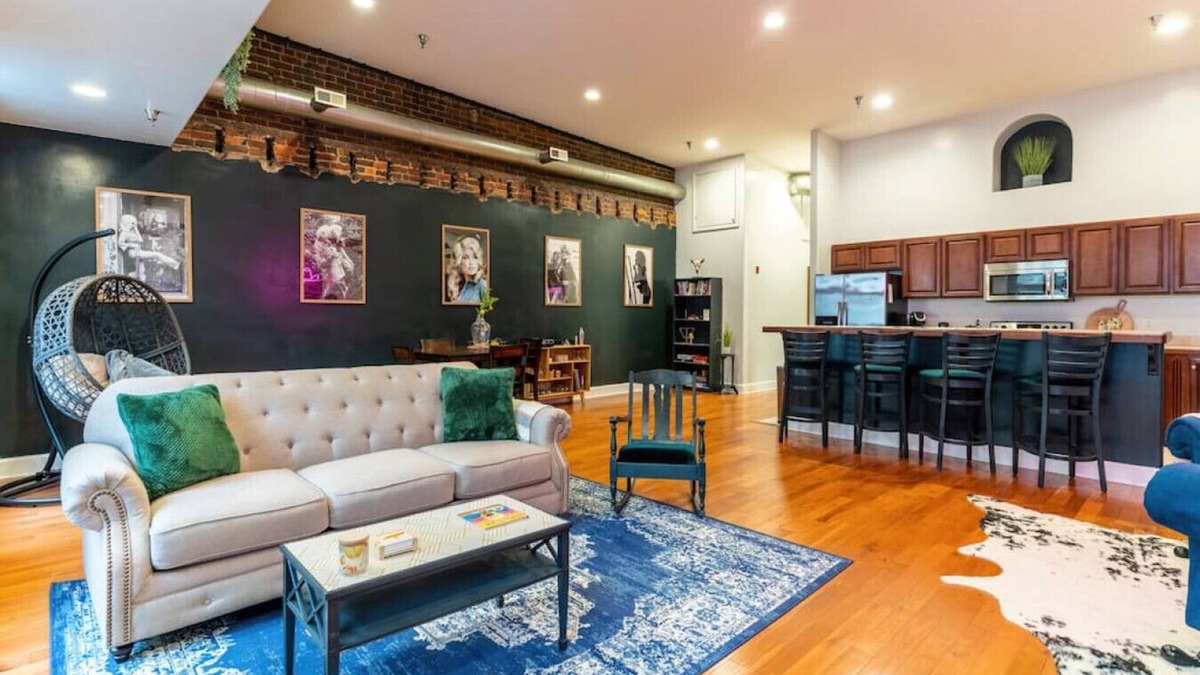 Downtown Knoxville Apartment | Jump right into the heart of Downtown Knoxville