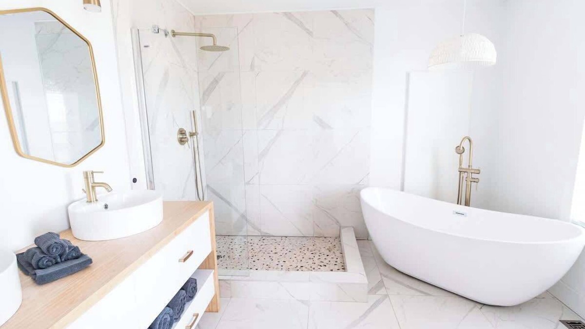 Grand Bay-Westfield House | June Avenue Oasis Sum