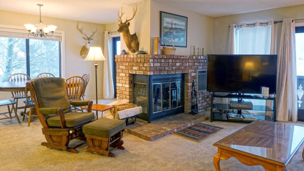 June Lake Condo | June Lake Interlaken 12 Cozy, Spacious