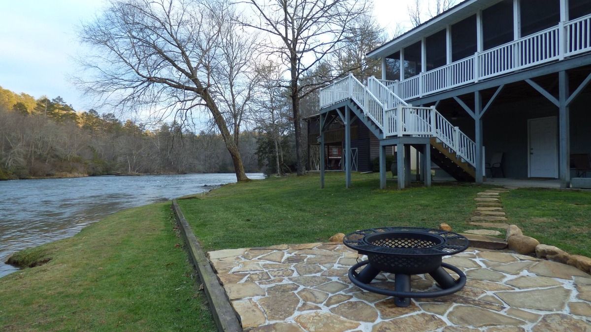 Murphy House | JUNE SPECIAL! 139 dollars per night!River Haven, your escape to the Mountains.