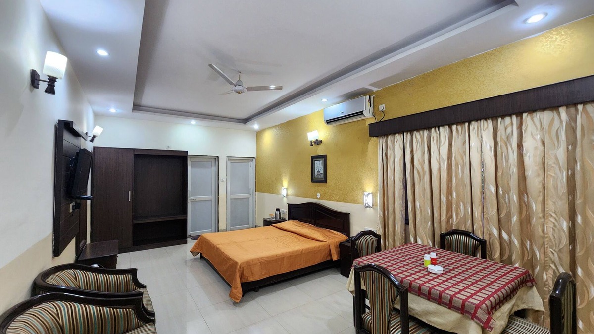 Dharuhera Hotel | Jungle Babbler Tourist Resort