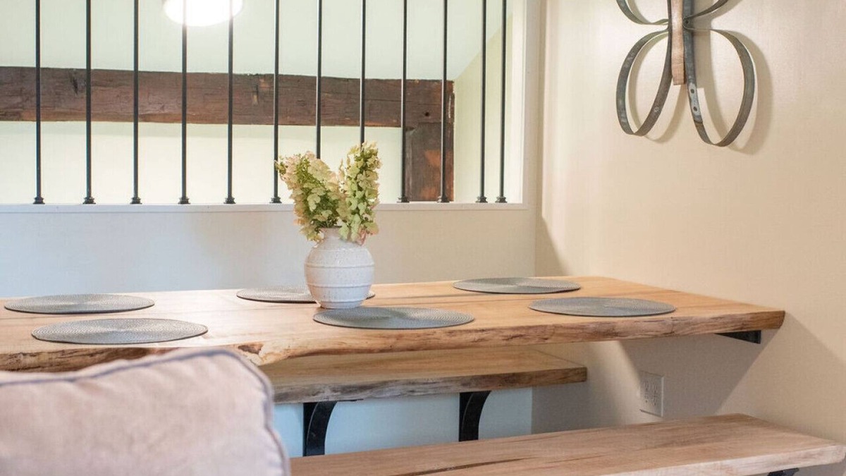 Hammondsport Condo | Junior`s Suite at JS Hubbs Guest House
