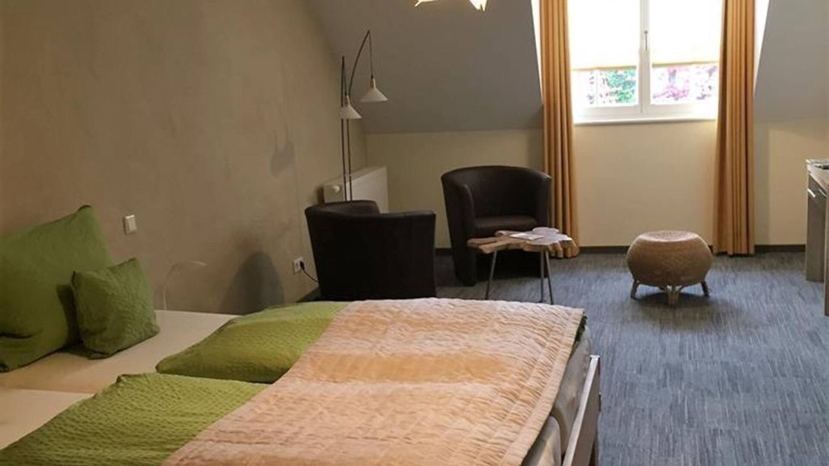 Weisenheim am Berg Bed & Breakfast | Junior Suite - Pinot Noir - Alter Winzerhof