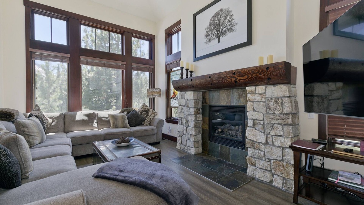 Mammoth Lakes Condo | Juniper Crest 25 5-Star Townhome with Breathtaking Views, Ski Back Trail from Eagle Lodge by RedAwning