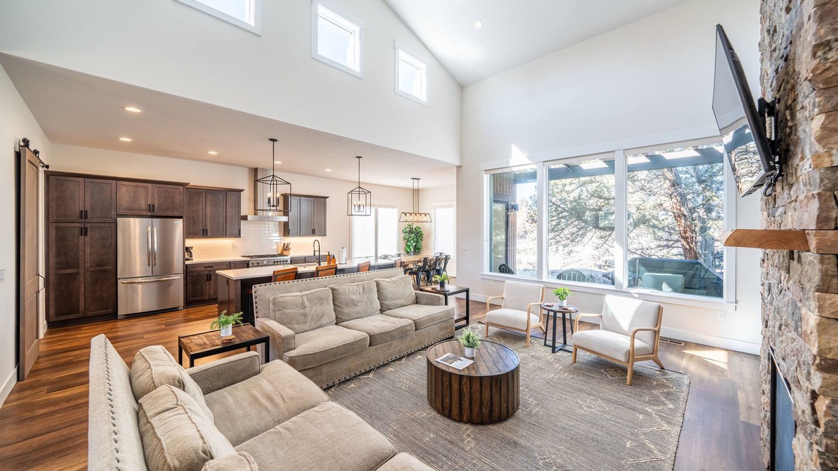 Alfalfa House | Juniper Ranch - Golf Cart Inclusive I Sleeps 10 I Brasada Ranch