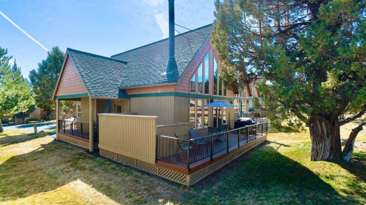 Redmond Ski Chalet | Juniper Ridge Chalet at Eagle Crest Resort