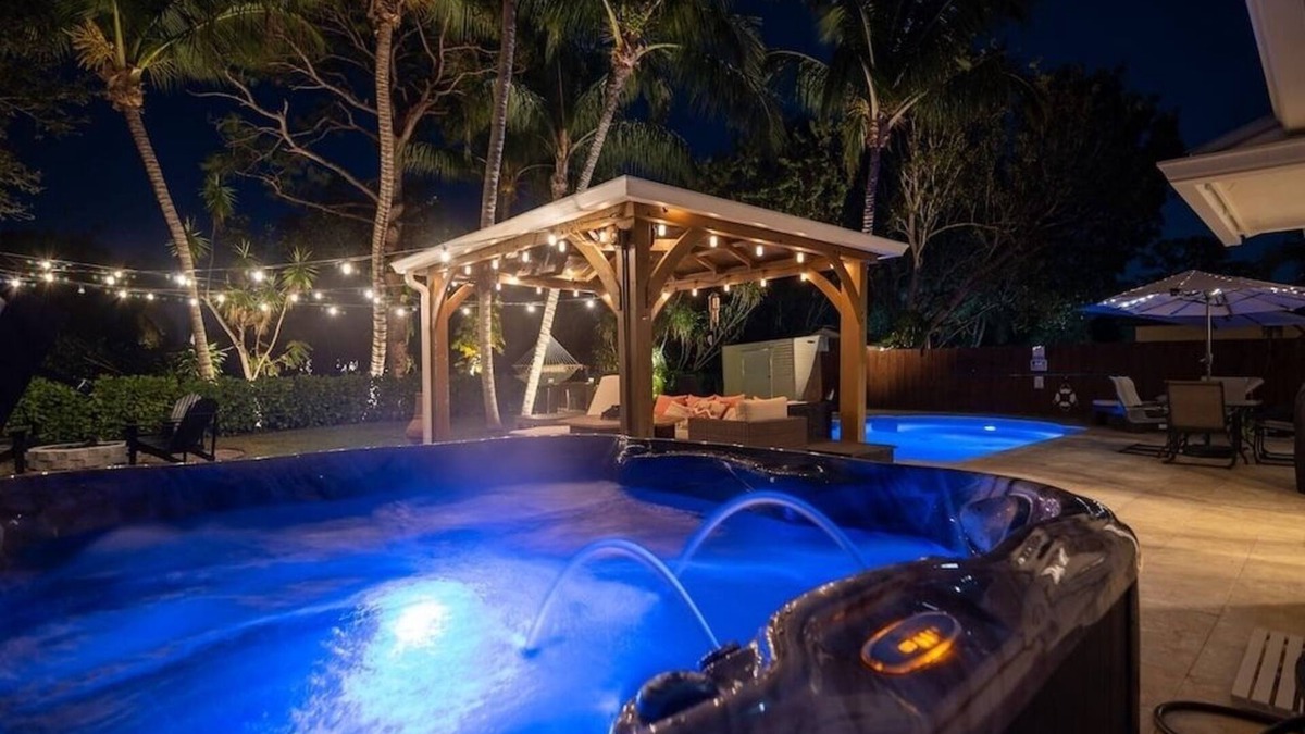 Jupiter House | Jupiter Beach Paradise: Luxury & Adventure
