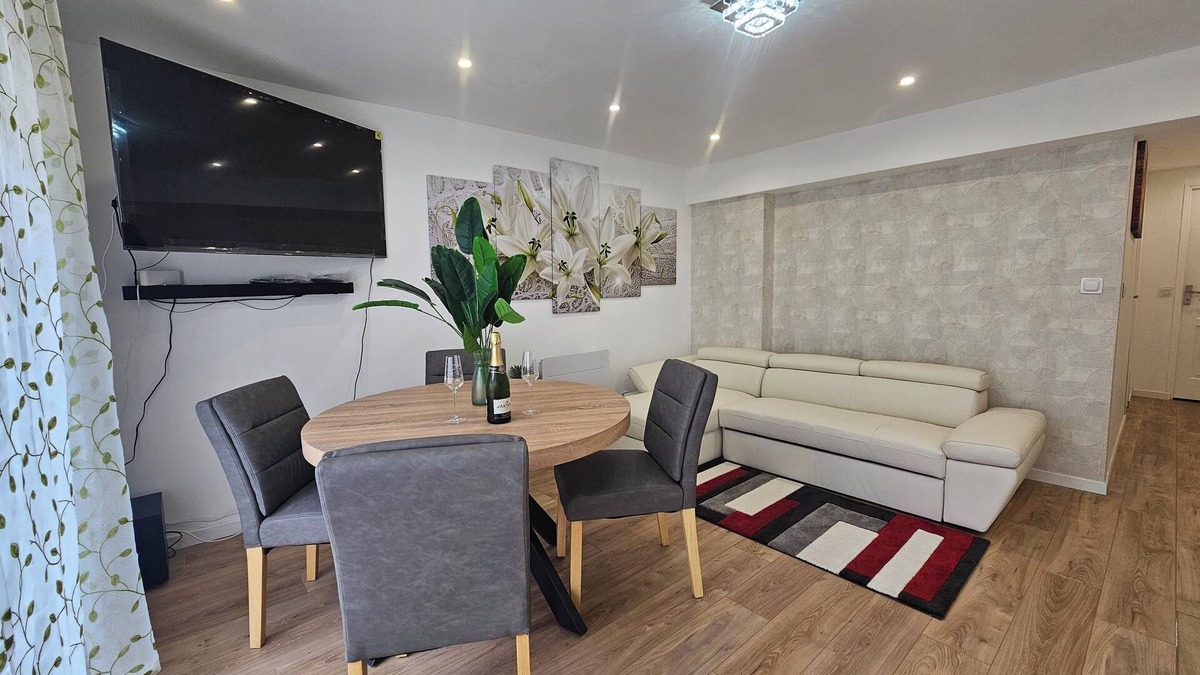 Conflans-Sainte-Honorine Apartment | Just 25 minutes from Paris, enjoy this chic residence with family or friends.