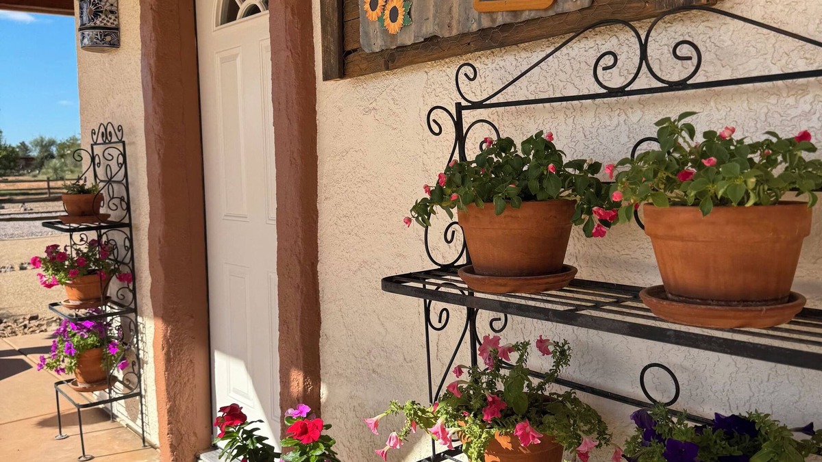Sierra Vista Southeast Apartment | Just 20 mins from Bisbee! 2 Room Guest Suite on country hobby farm