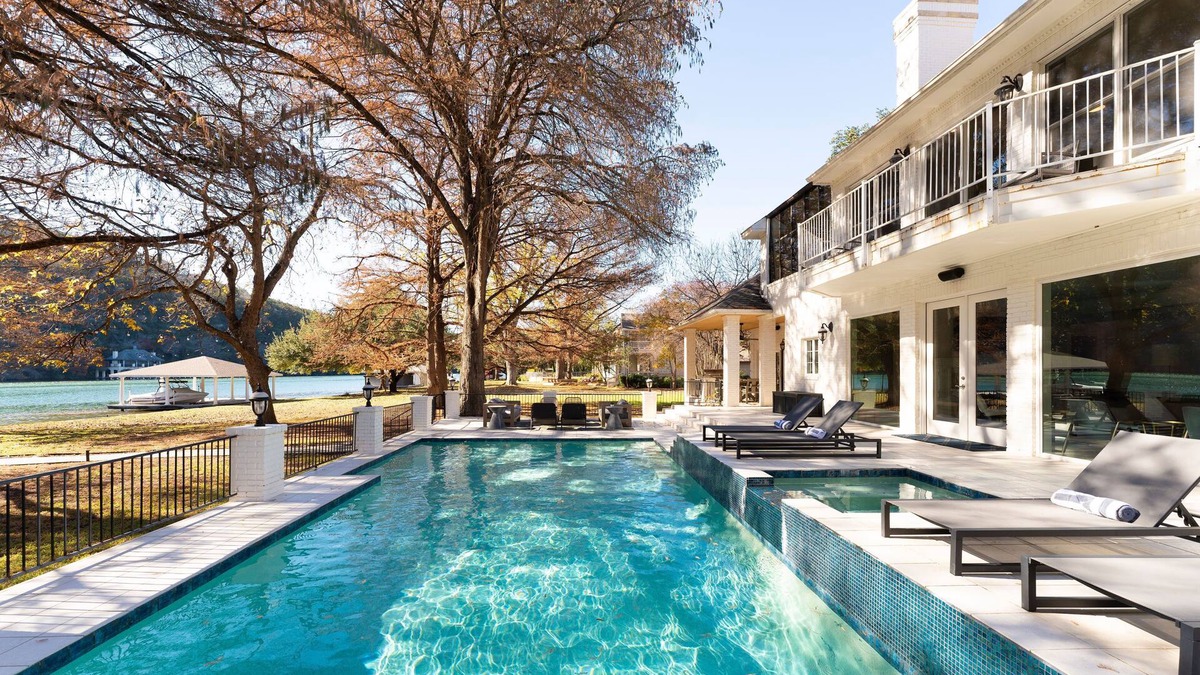 Austin House | Just 30 Minutes from Austin: Luxury Group Retreat Close to Iconic Texas Events