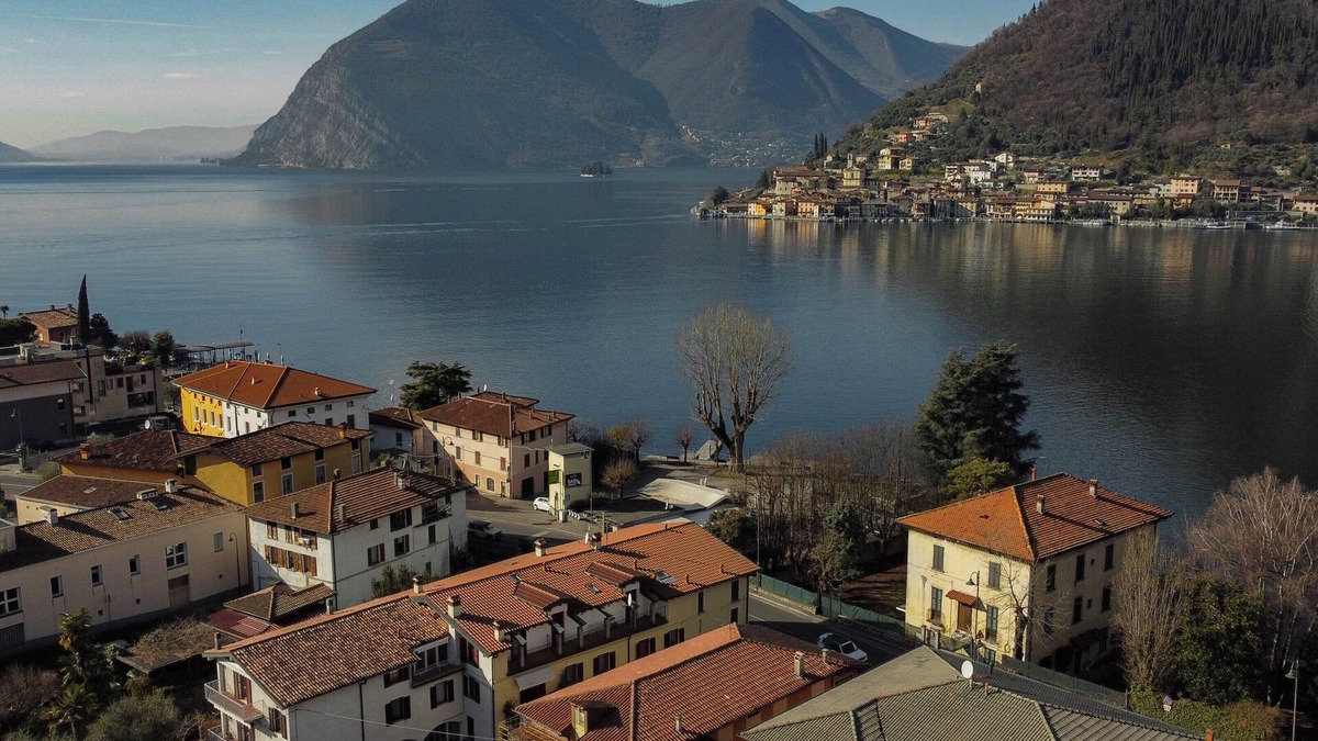 Sulzano House | Just a dip away from Lake Iseo is this beautiful apartment