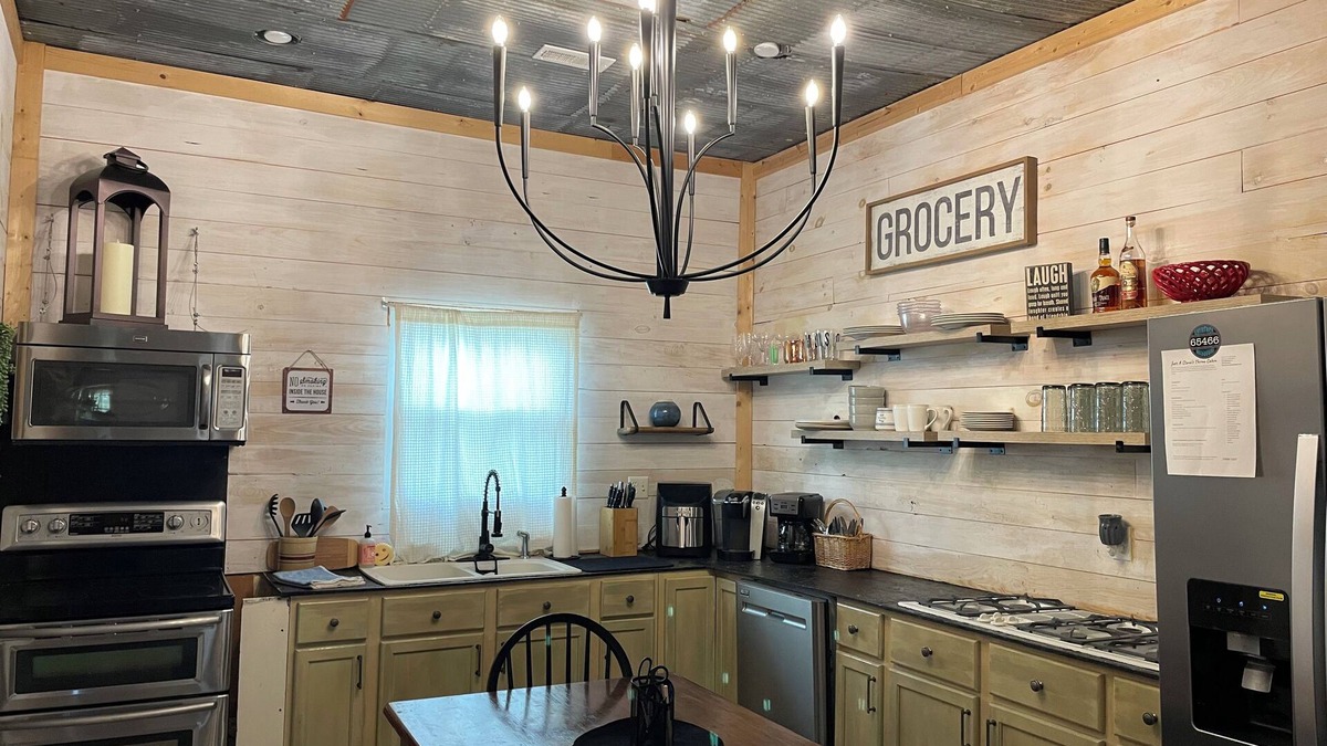 Eminence House | Just A Stone's Throw Cabin nfrom Eminence, Jacks Fork, & Cross County Trail Ride
