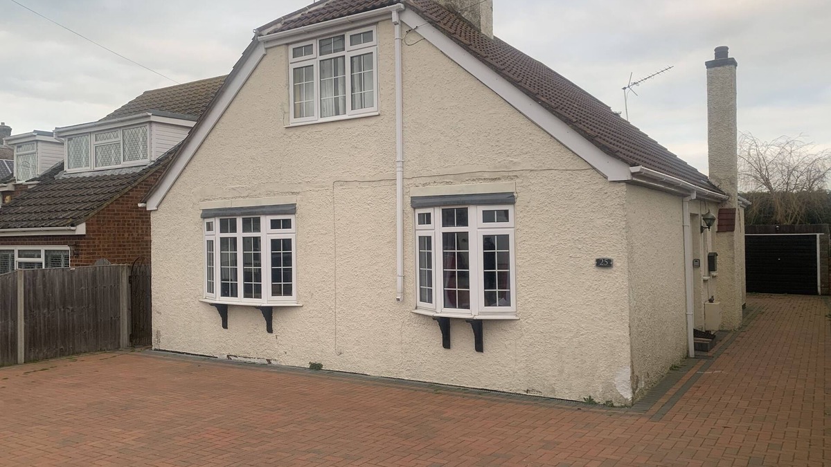 Herne Bay House | Just five minutes walk from the beach!