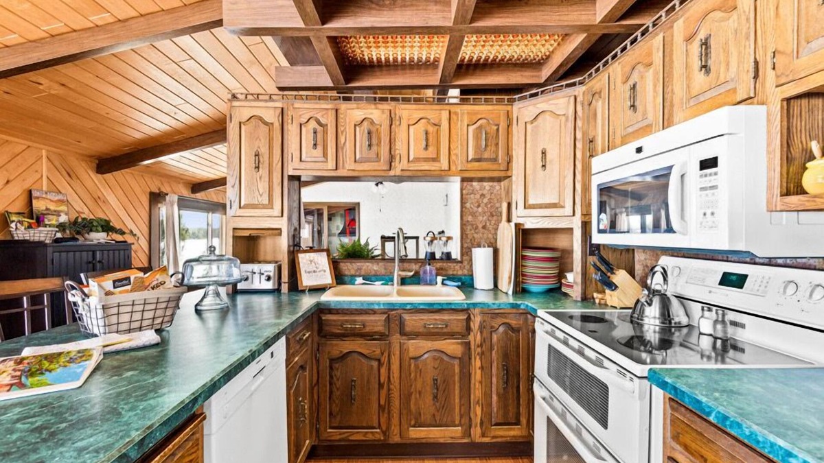 Duluth Cabin | Just north of Duluth near ATV/Hiking trails. With sauna!