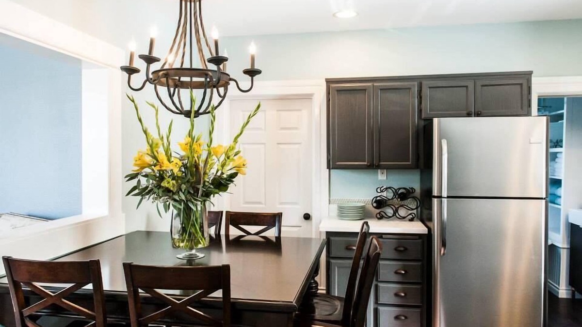 Central Tacoma House | Just off 6th Ave! Beautifully Renovated Home! Close to UPS.