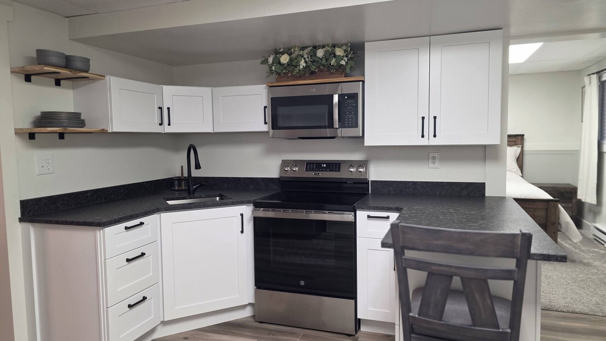 Roosevelt House | Just remodeled- Basement Apartment