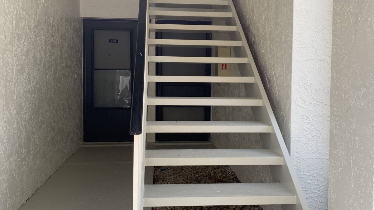 East Lake Woodlands Apartment | Just Renovated 2 bed and 2 bath Apartment Up to 4 people