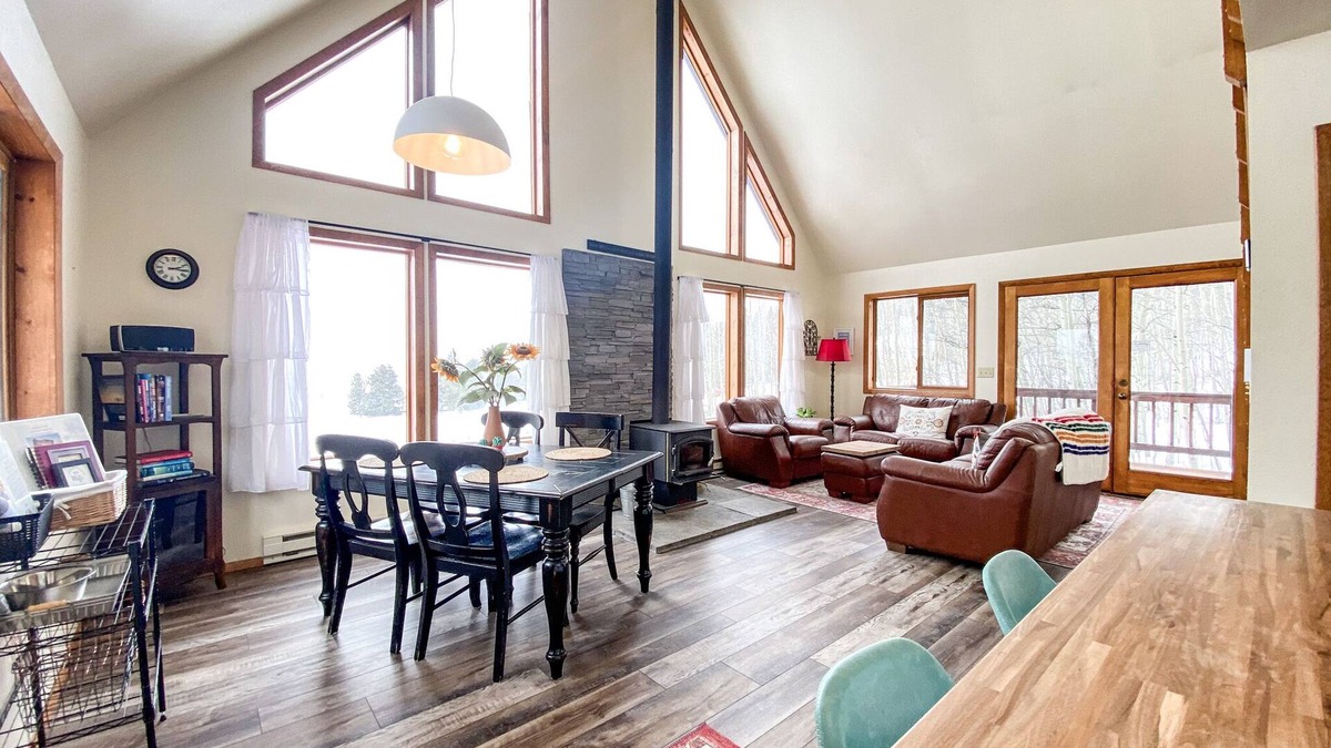 Fairplay Cabin | Just Renovated! Cozy Cabin backed by Aspens, Pet Friendly/Family Friendly - Aspen Acres