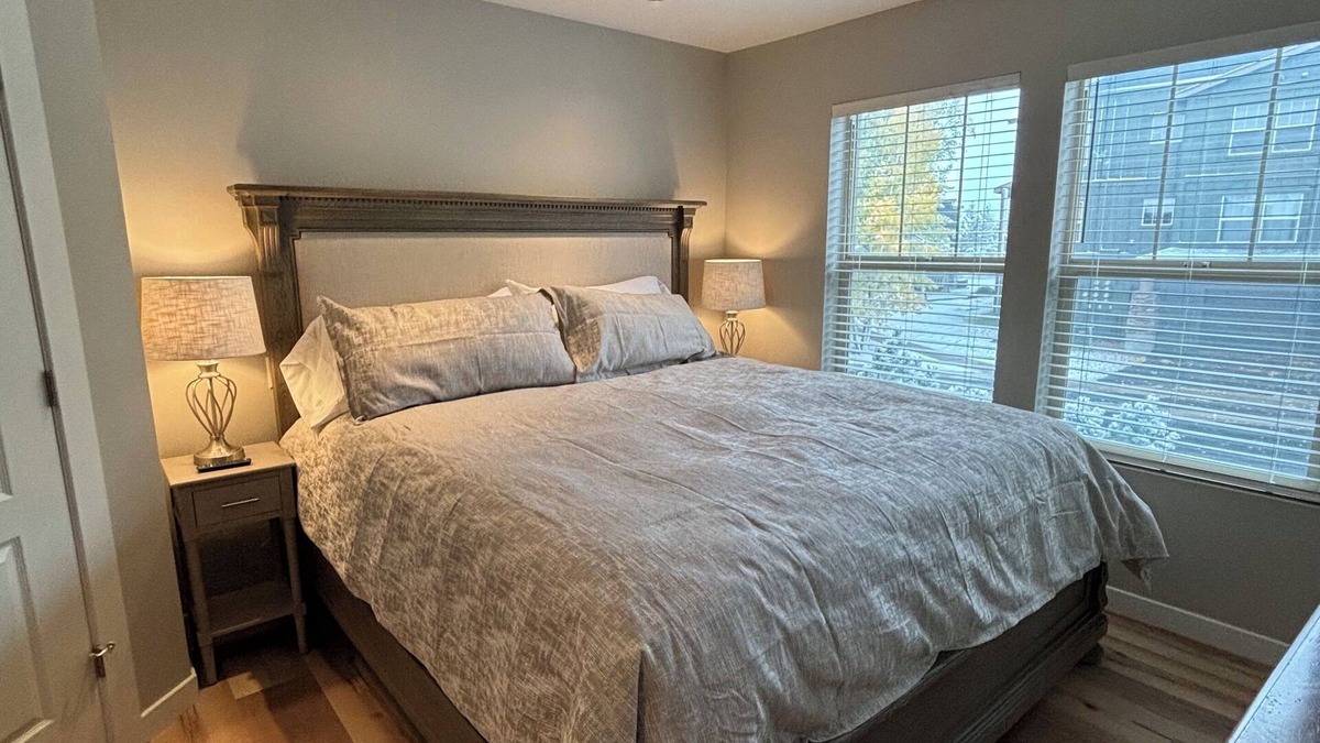 Park City Condo | Just Renovated, RH King Bed, Ideal Location Skiing Deer Valley East Village, PC