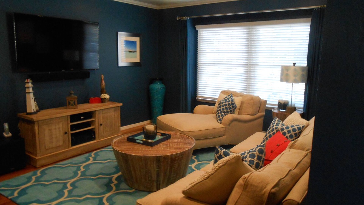 Old Towne House | Just steps to the sand
