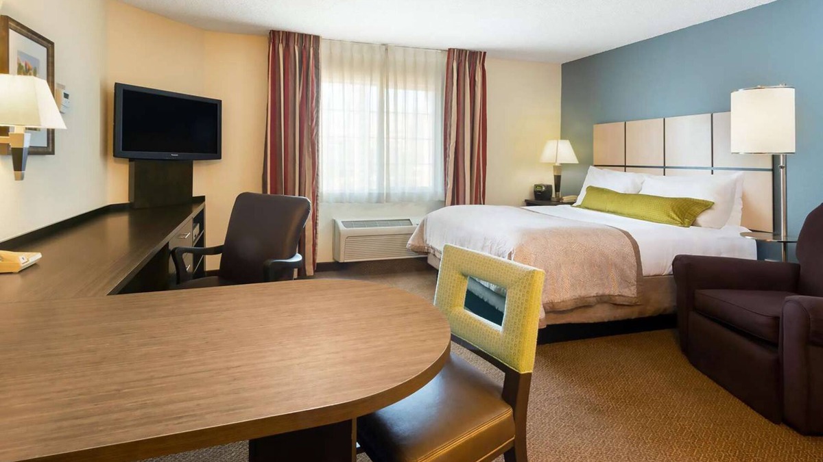 Mount Laurel Hotel | Just What You Were Looking For! Free Parking, Pet-friendly, Near Lakeview Park