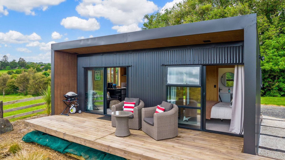 Waimate North House | Kūkū Kabin - Waimate North Eco Holiday Cabin