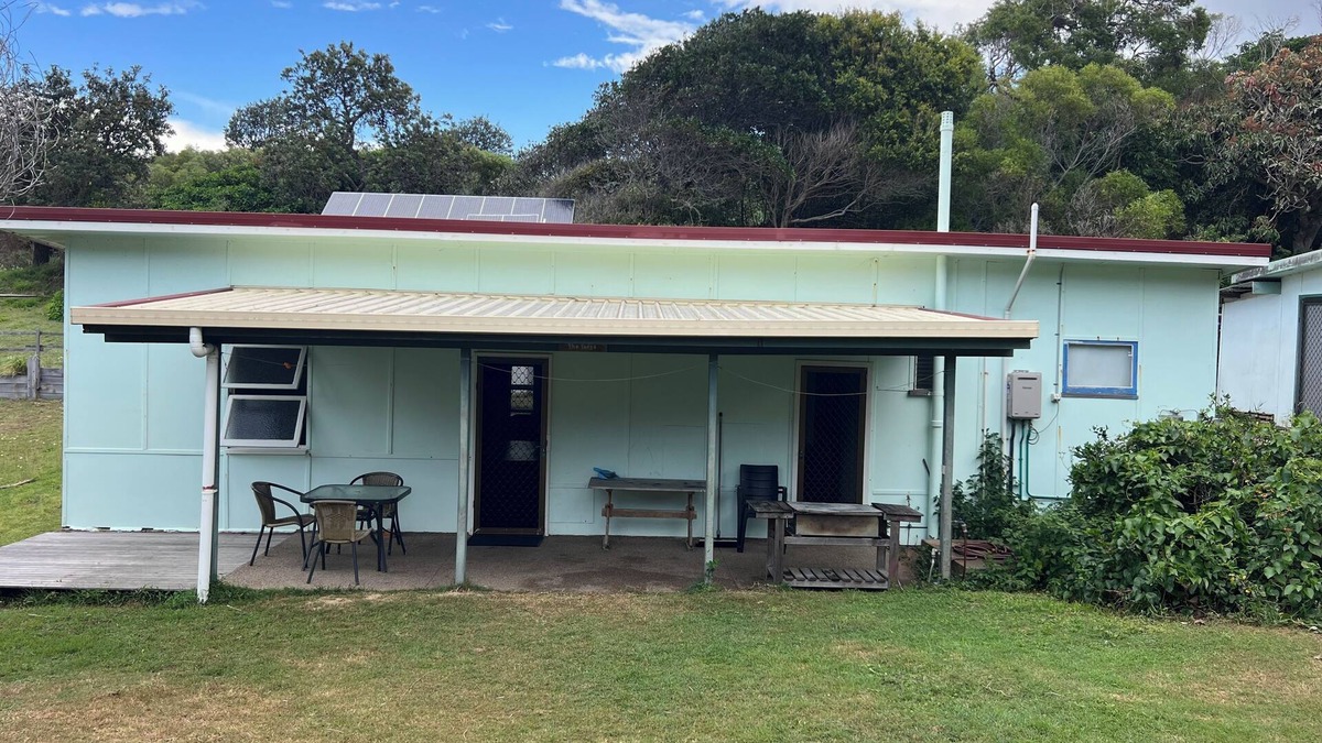 Happy Valley House | βοΈπ£π π π£βοΈ K'gari Lodge Beach/Fishing Shack in Happy Valley