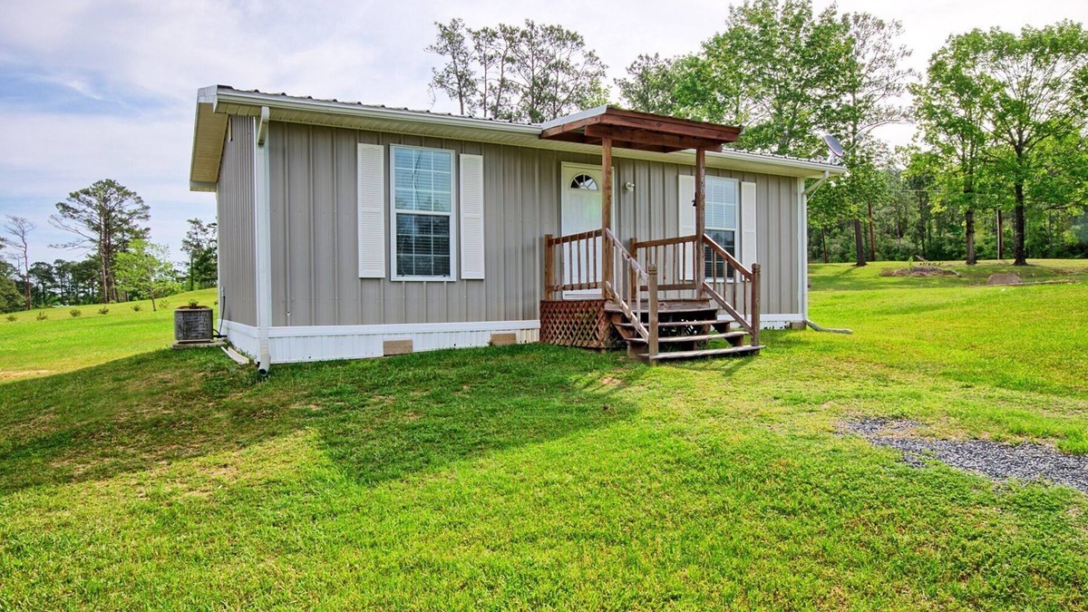 South Toledo Bend Cabin | K&M Lake Rentals Cabin #1