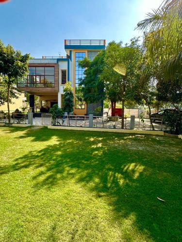 Varanasi Villa | Kaashi Flora (Full Villa - 5 Bedrooms)