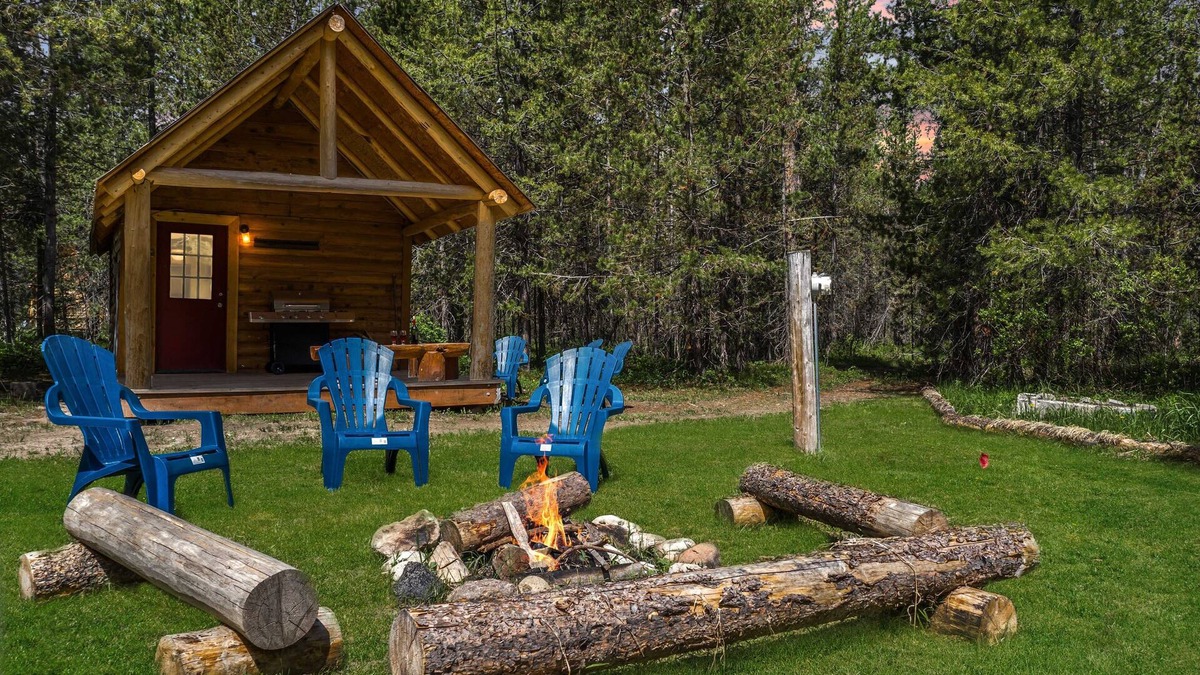 Island Park Cabin | KABINO: FirePit Large Yard Loft for Kids Grill WiFi