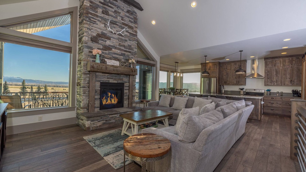 Star Valley Ranch House | KABINO: NEW! Huge Views Garage Gym Room Fishing Snowmobile