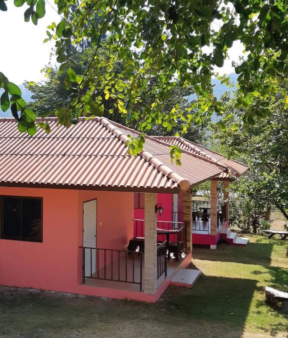 Song Phi Nong House | Kaengkachan Lake Hill