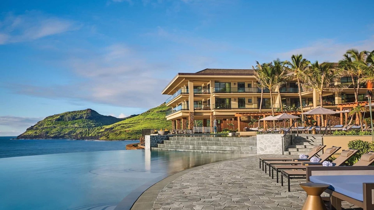 Foster Village Condo | Kaiholo 4-Bdrm Signature,Moderm Take of Traditional Hawaiian Interiors