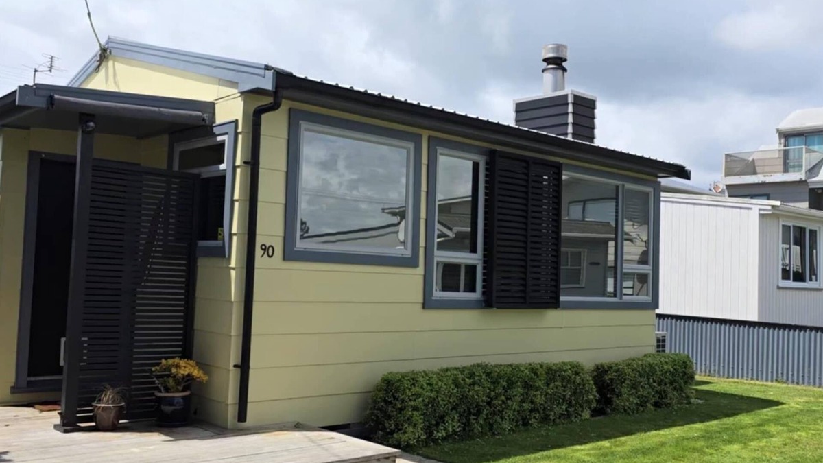 Urenui Cottage | Kainga Tatahi - Modern Urenui Beach Bach