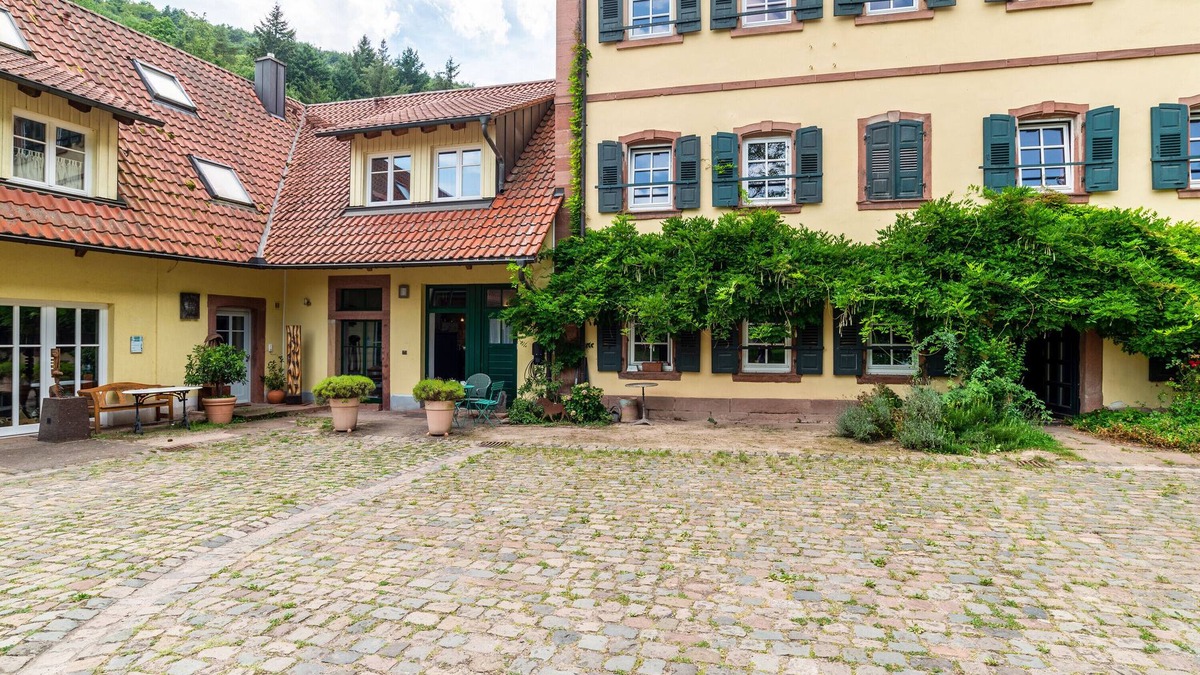 Klingenmuenster House | 'Kaiserbacher Mühle' plenty of space for large families and many friends between forest and wine