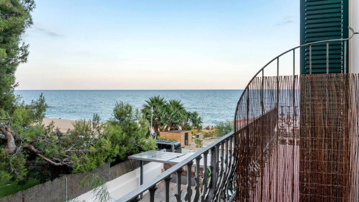 Caldes d'Estrac House | Kalima Beach