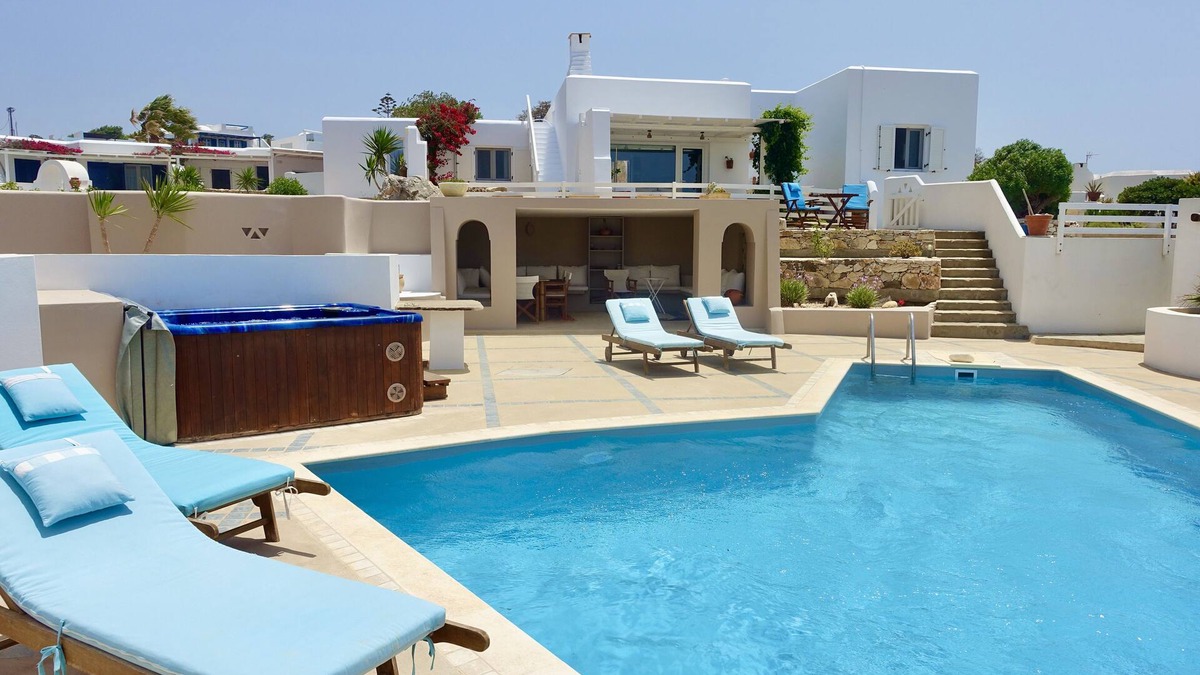 Naxos Villa | Kamari Villa-M: amazing views! with private swimming pool & outdoor spa-Jacuzzi
