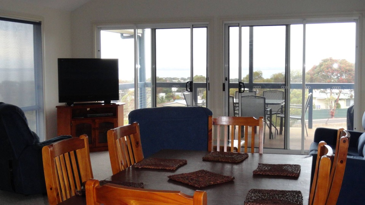 Kingscote House | Kangaroo Island Bayview Villas