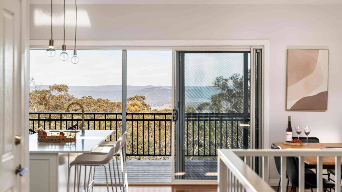 Mount Victoria House | Kanimbla View Summary
