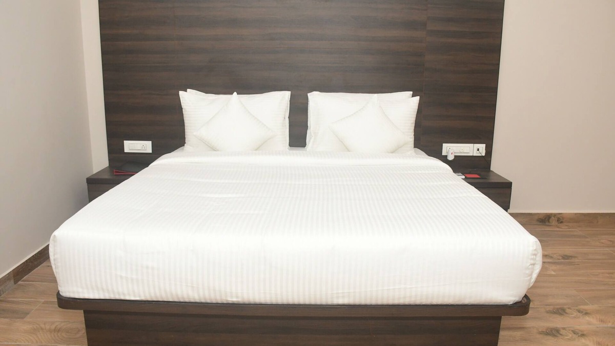 Islampur Hotel | Kankidham Lords Inn