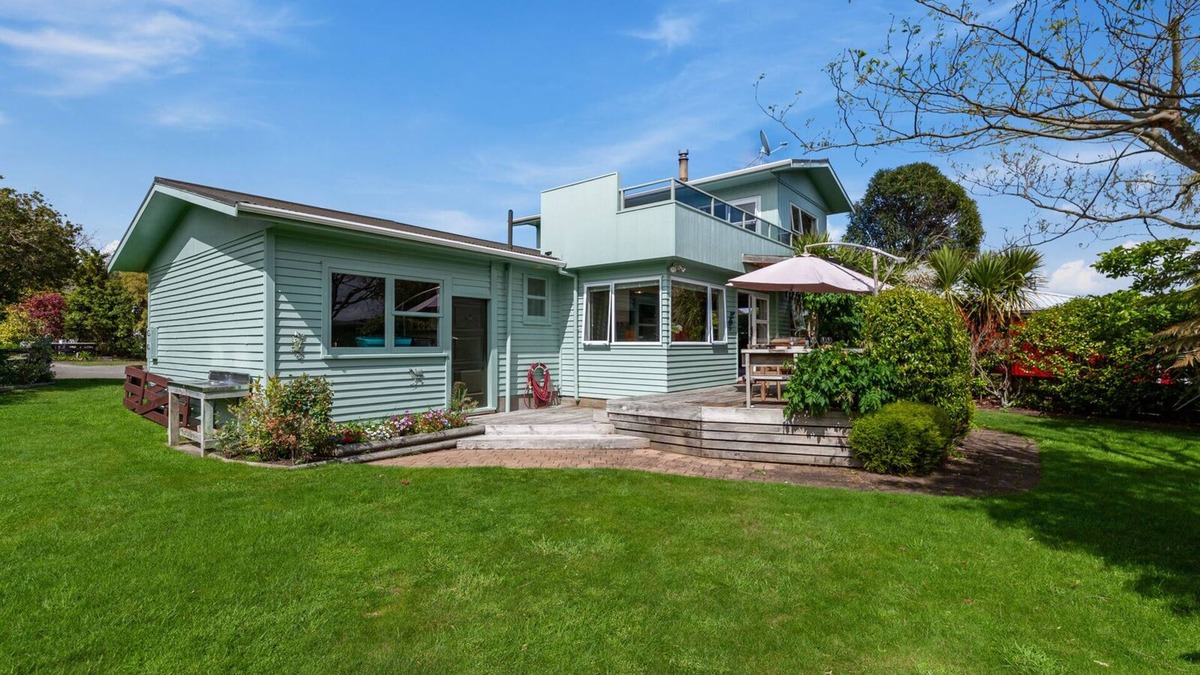 Rainbow Point House | Kapuka Paradise - Wharewaka Holiday Home