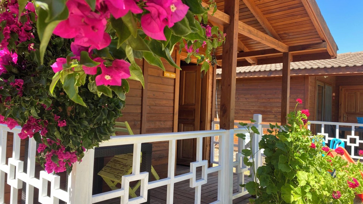 Karaoz Hotel | Karaöz Ada Bungalows & Villa
