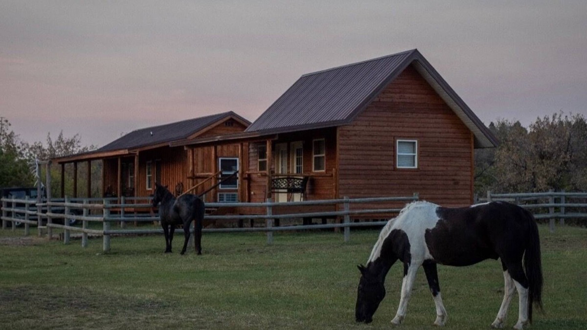 Sundance Cabin | Kara Creek Queen Bed Cabin #9