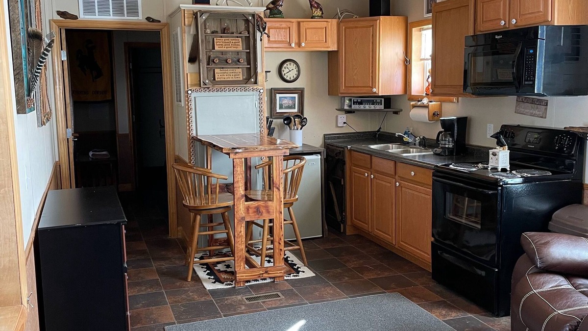 Moorcroft Cabin | Kara Creek Ranch - 2 bed cabin