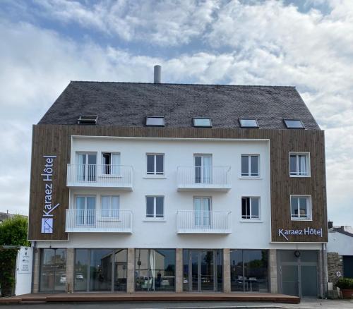 Carhaix-Plouguer Hotel | Karaez Hôtel - BritHotel Carhaix