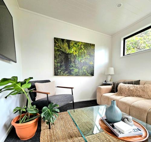 Solway Apartment | Karamu- Spacious, quiet, and close to amenities