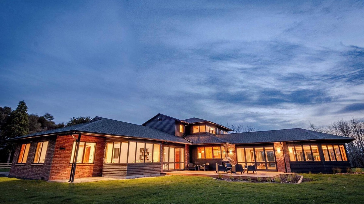 Ngakuru House | Karapiti Lodge - Stunning Rural Getaway